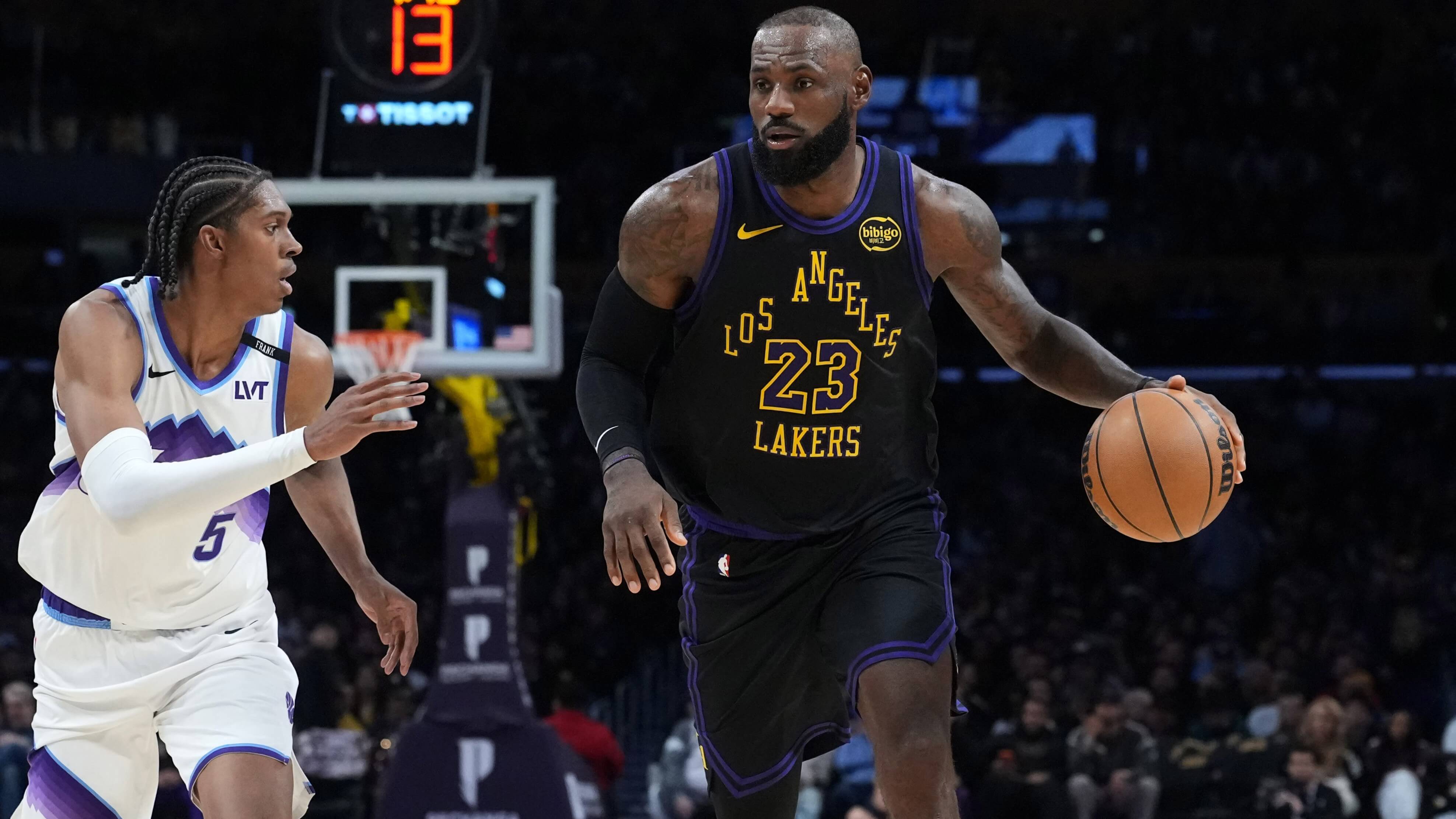 Lakers vs Jazz Prediction, Picks & Odds for Tonight’s NBA Game